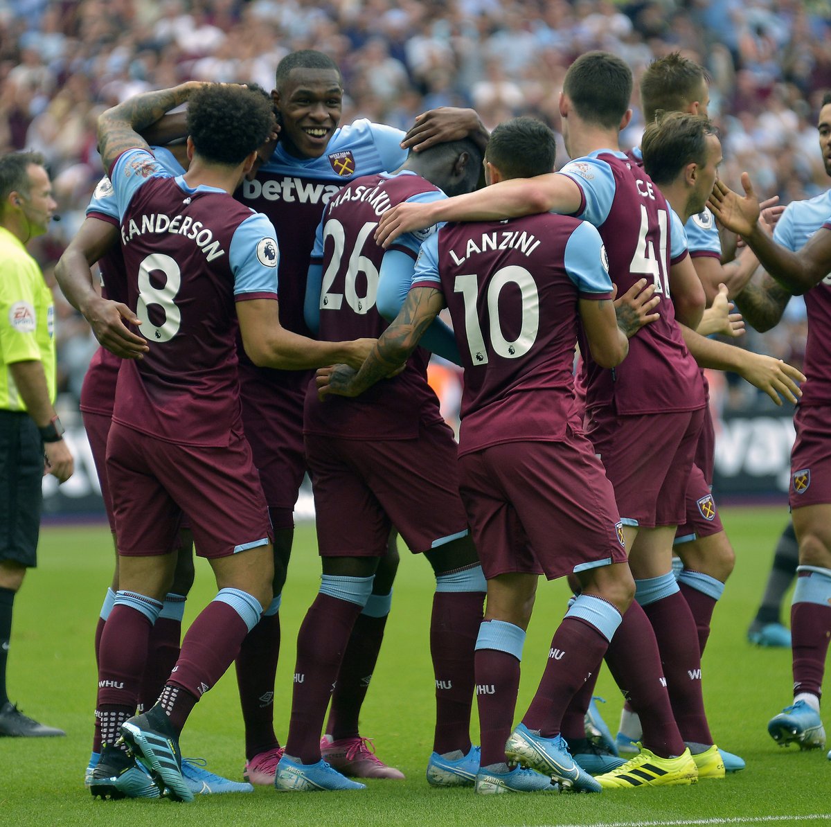 无数球迷的 无数球迷的