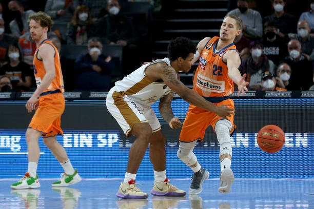 迷都认为他 迷都认为他